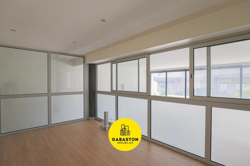 Appartement - 97 m² - 2 pièces