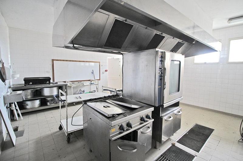 Propriété - 1 000 m² - 15 pièces