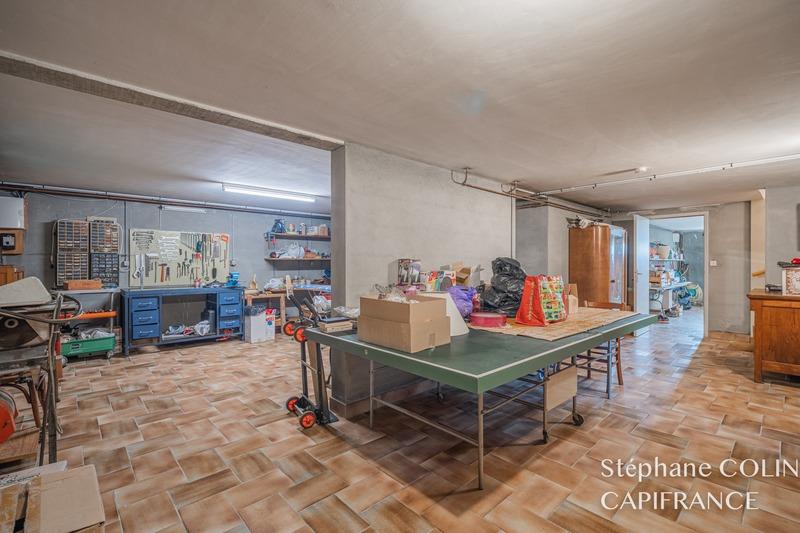 Maison - 201 m² - 8 pièces