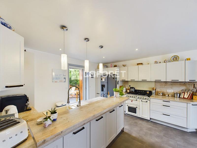 Maison - 140 m² - 6 pièces