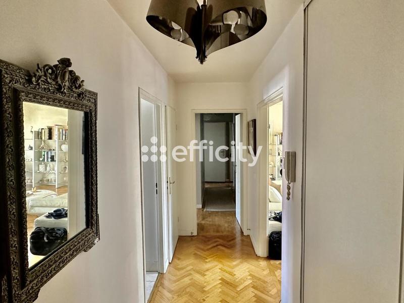 Appartement - 99 m² - 4 pièces