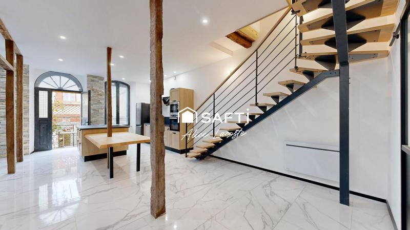 Maison - 210 m² - 7 pièces