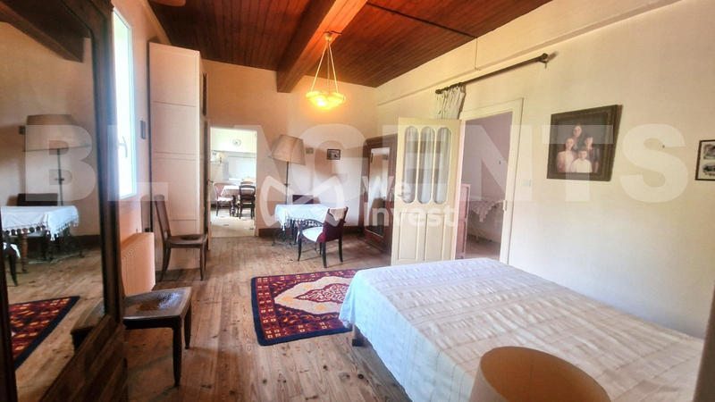 Maison - 228 m² - 6 pièces