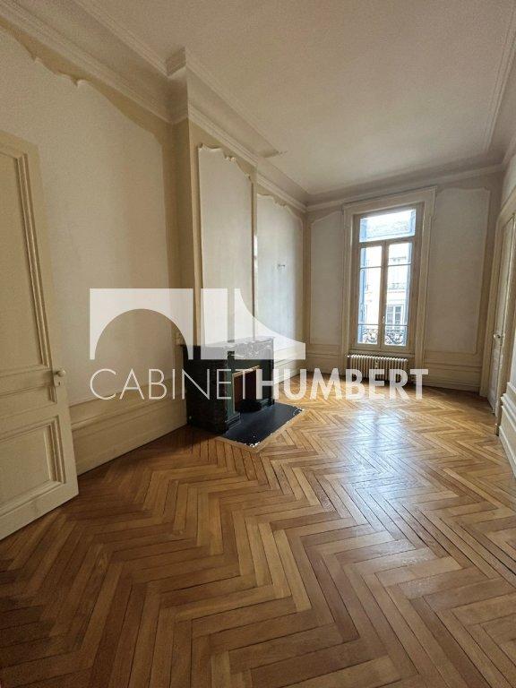 Appartement - 121 m² - 3 pièces