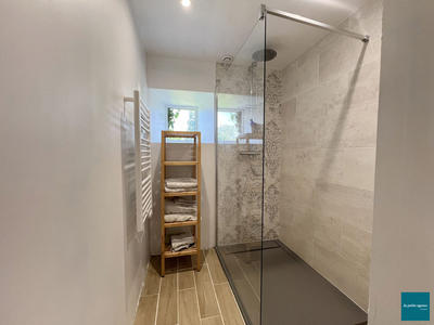 Maison - 350 m² - 11 pièces