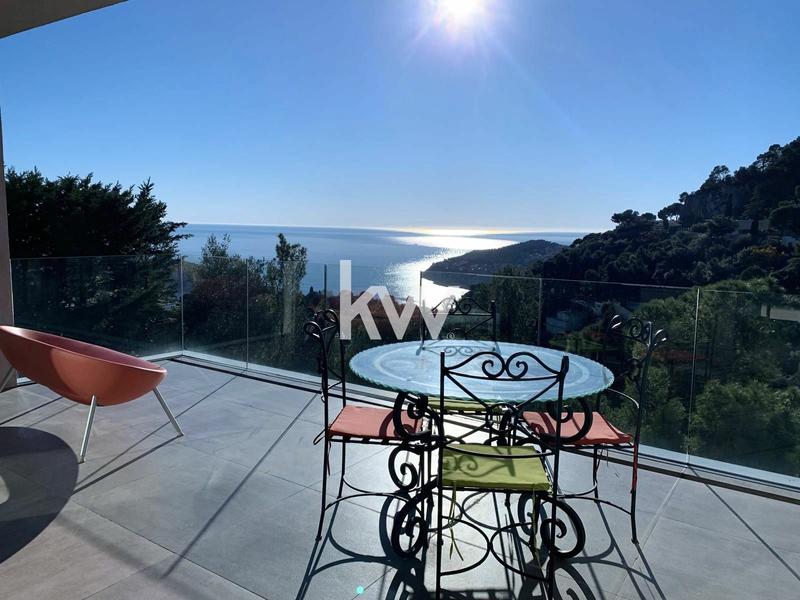 Maison - 216 m² - 6 pièces