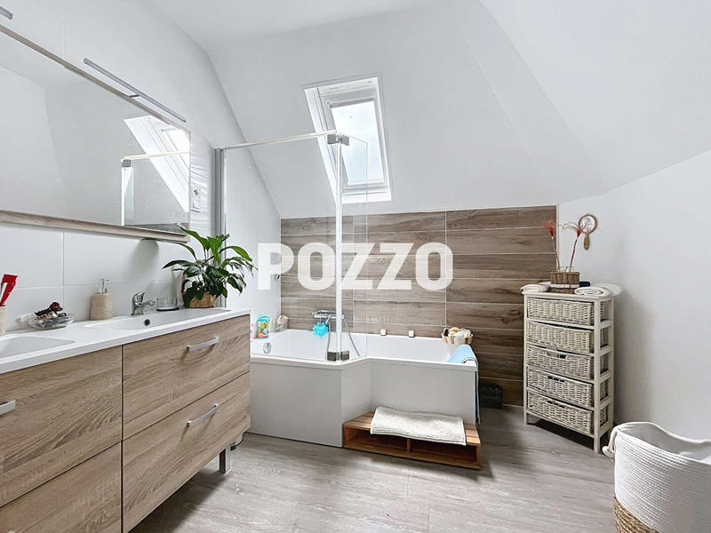 Maison - 155 m² - 9 pièces