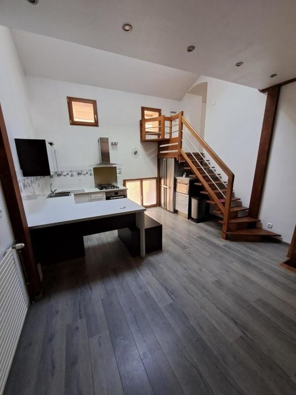 Appartement - 222 m² - 7 pièces