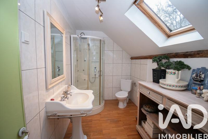 Maison - 247 m² - 9 pièces
