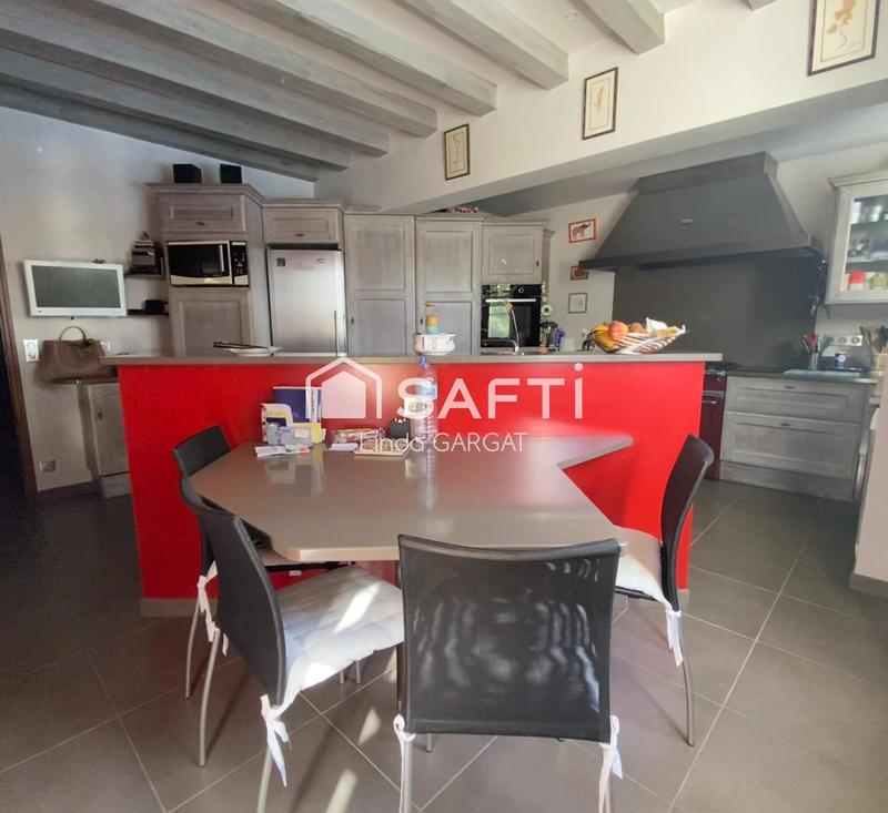 Maison - 210 m² - 8 pièces