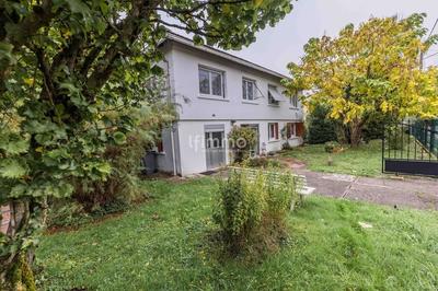 Maison - 180 m² - 7 pièces