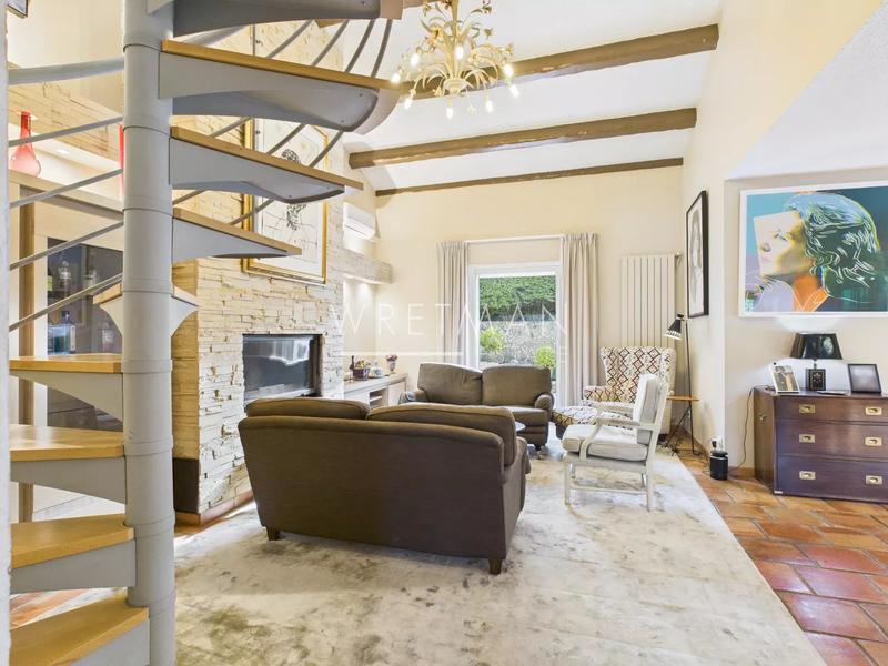 Maison - 161 m² - 6 pièces