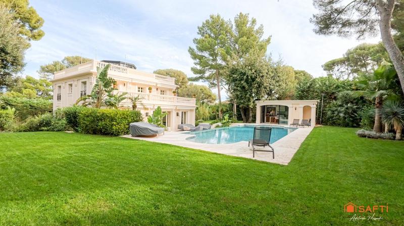 Villa - 419 m² - 10 pièces