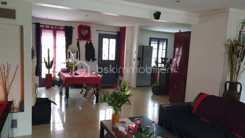 Maison traditionnelle - 107 m² - 5 pièces