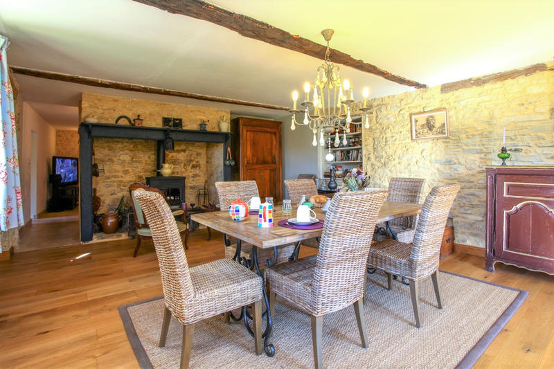 Maison - 357 m² - 16 pièces