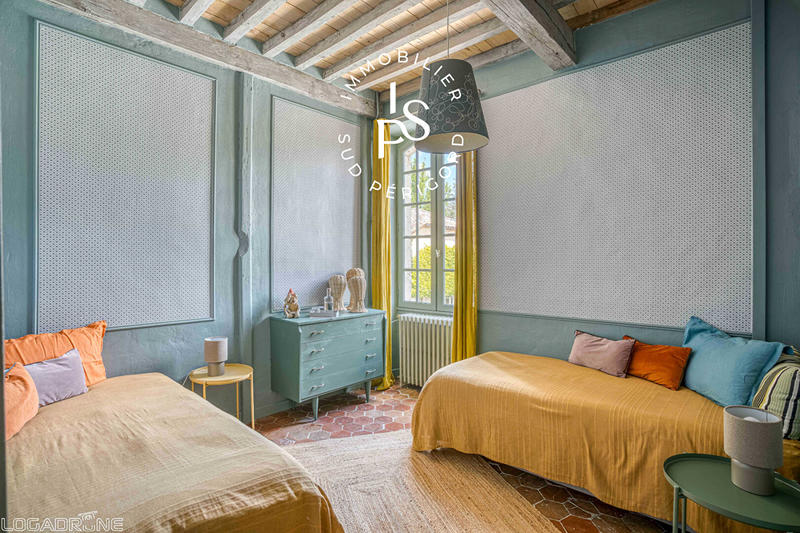 Demeure - 384 m² - 11 pièces