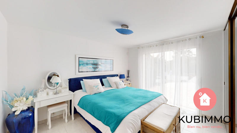 Maison - 214 m² - 8 pièces