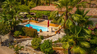 Mas - 240 m² - 6 pièces