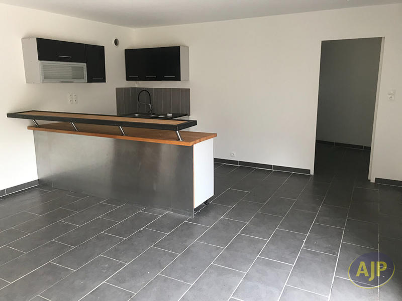 Maison - 280 m² - 9 pièces