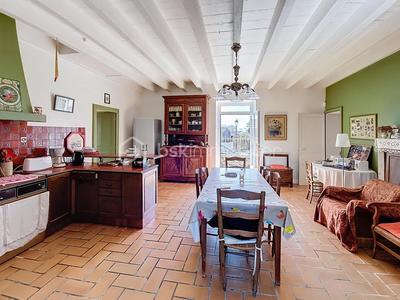 Demeure - 250 m² - 8 pièces