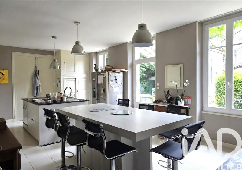 Maison - 291 m² - 12 pièces