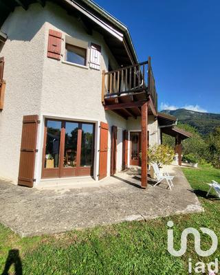 Maison - 200 m² - 10 pièces