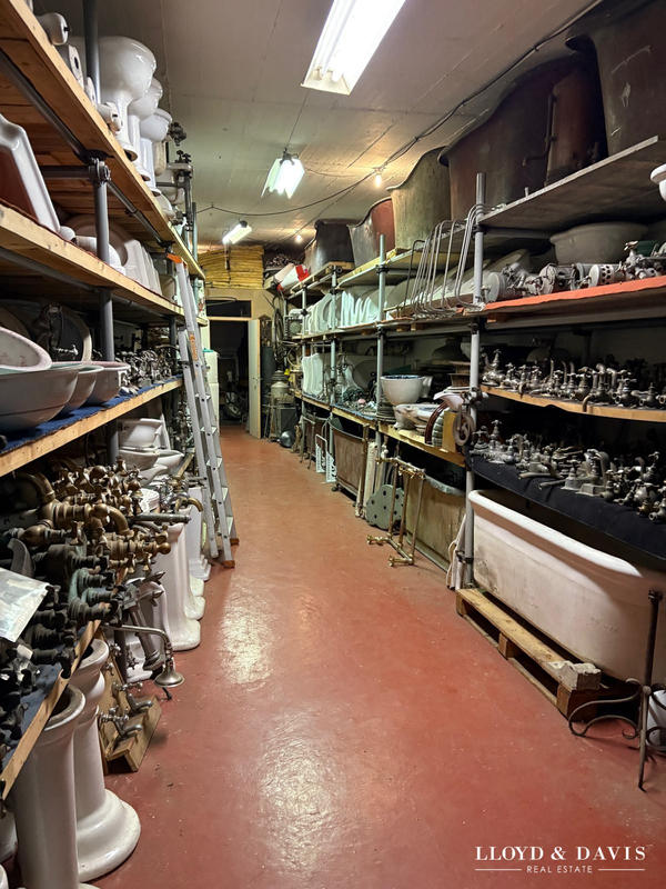 Maison - 405 m² - 5 pièces