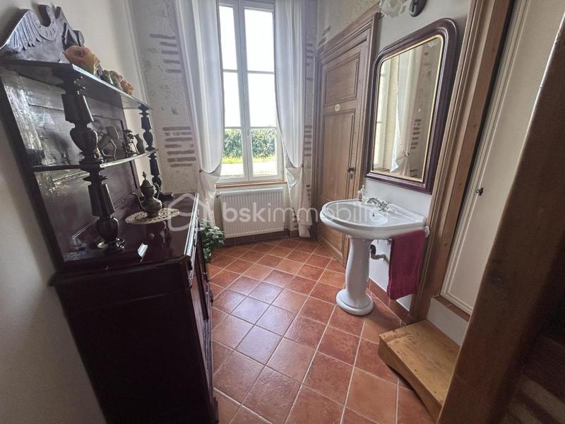 Maison en pierre - 221 m² - 7 pièces