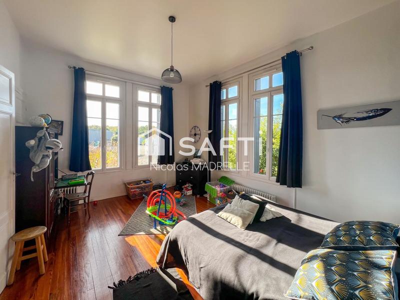 Maison de maîtres - 450 m² - 12 pièces