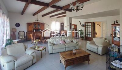 Maison - 250 m² - 8 pièces