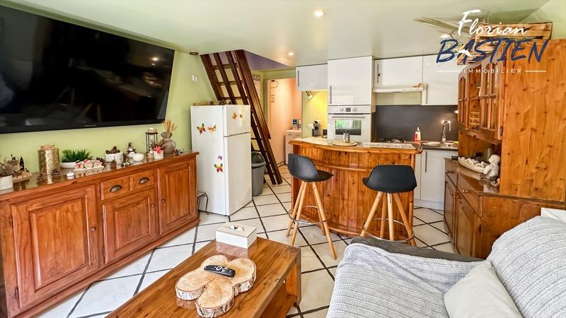 Maison - 327 m² - 15 pièces