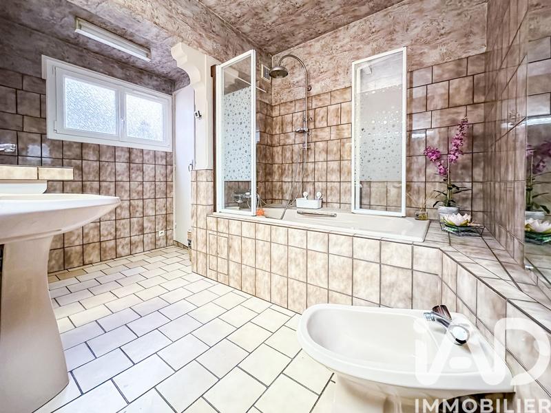 Maison de ville - 212 m² - 7 pièces