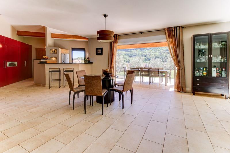 Maison - 175 m² - 6 pièces