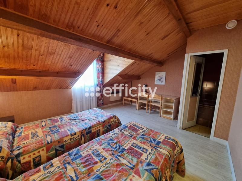 Bureau - 757 m² - 22 pièces