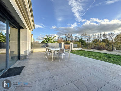 Maison - 214 m² - 7 pièces