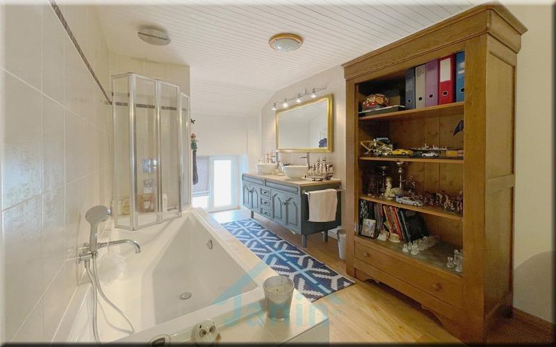 Maison - 194 m² - 7 pièces