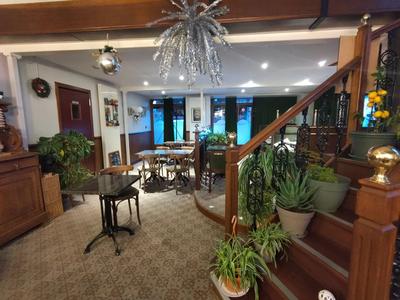 Magasins - 270 m² - 7 pièces