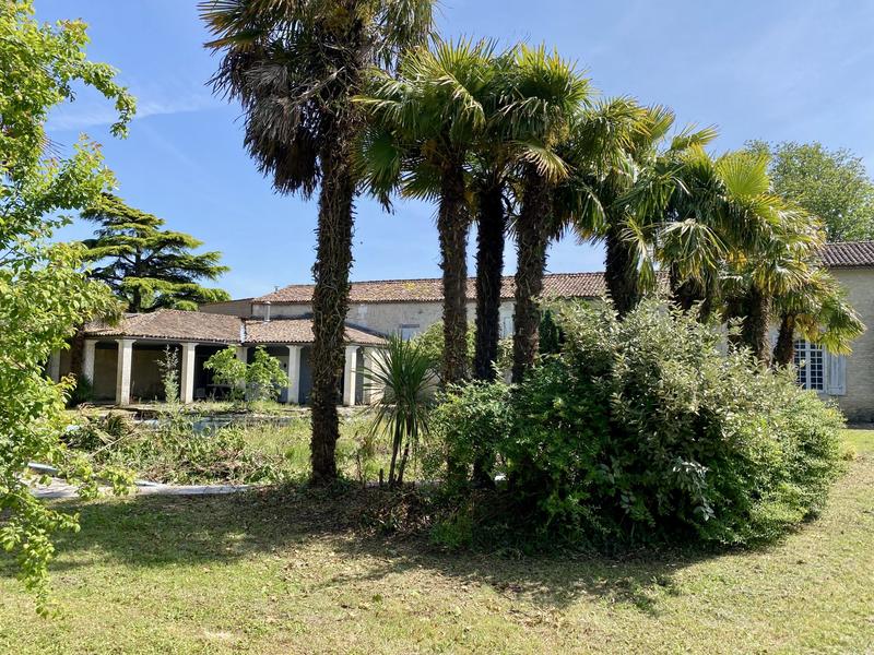 Château - 725 m² - 13 pièces