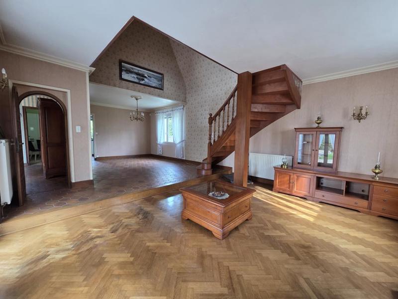 Demeure - 245 m² - 8 pièces