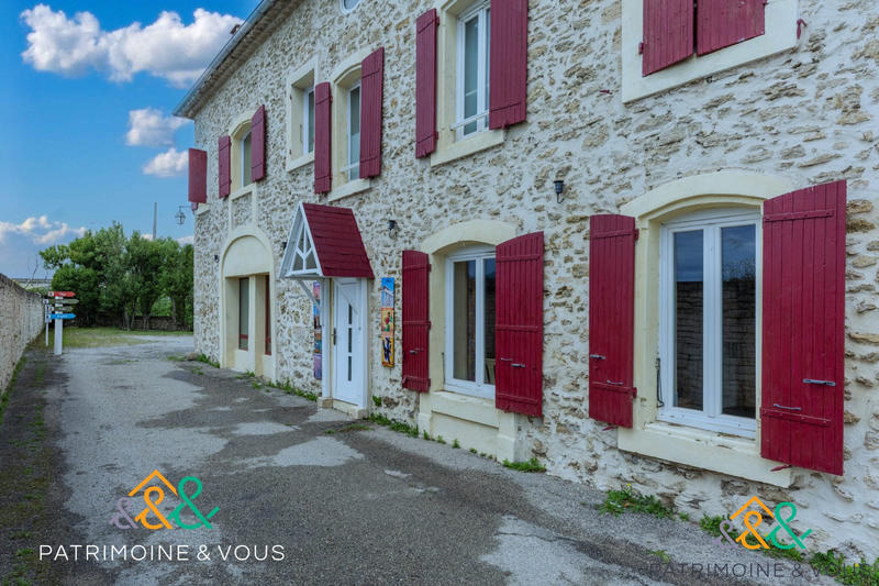 Local commercial - 1 175 m² - 28 pièces