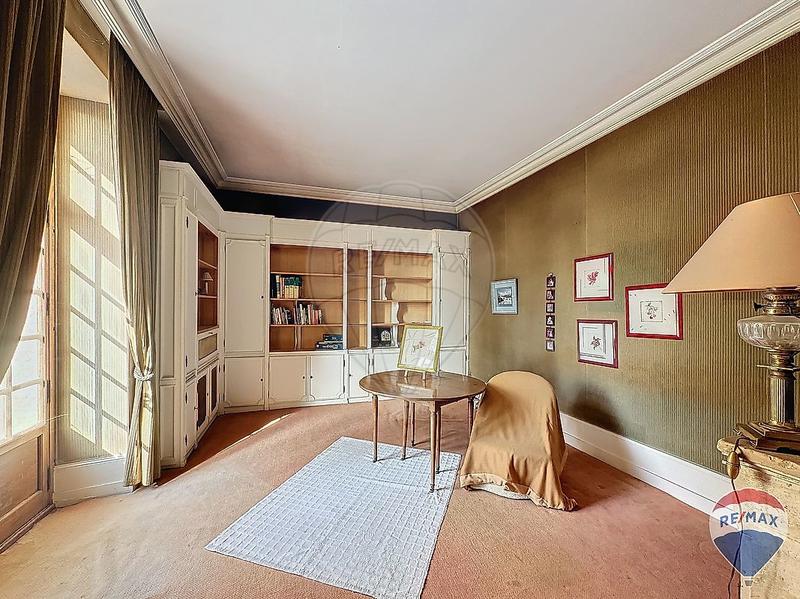 Demeure - 530 m² - 11 pièces