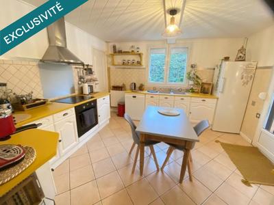 Maison - 122 m² - 8 pièces