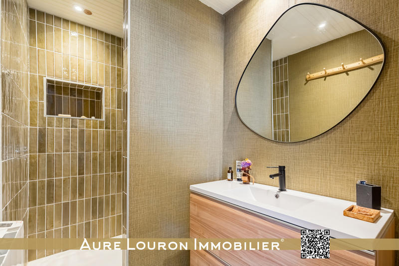 Propriété - 144 m² - 6 pièces