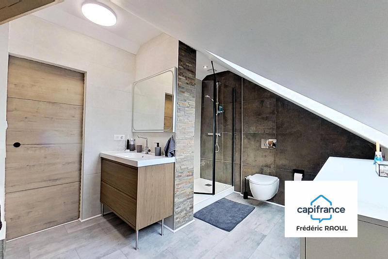 Maison - 180 m² - 6 pièces