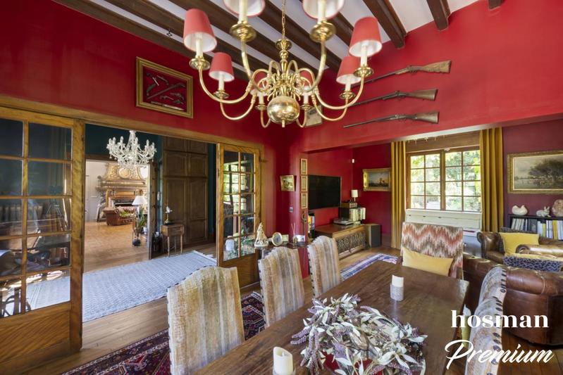 Maison - 363 m² - 14 pièces