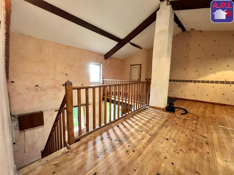 Maison - 202 m² - 6 pièces