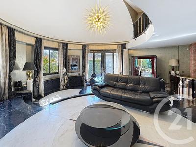 Maison - 237 m² - 7 pièces