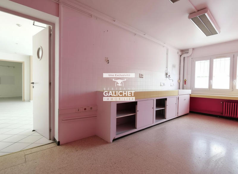 Local d'activités - 165 m²