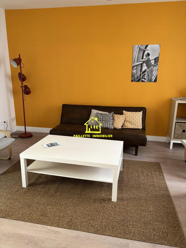 Appartement - 15 m² - 8 pièces