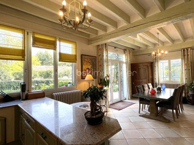 Maison traditionnelle - 263 m² - 8 pièces